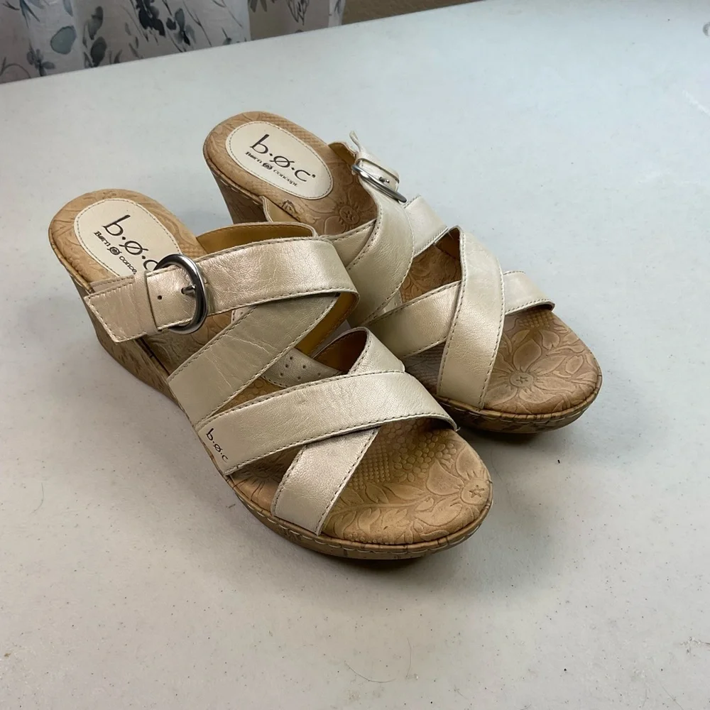 b.o.c. Cream Wedge Sandals with Crisscross Straps size 10 skin tone beige